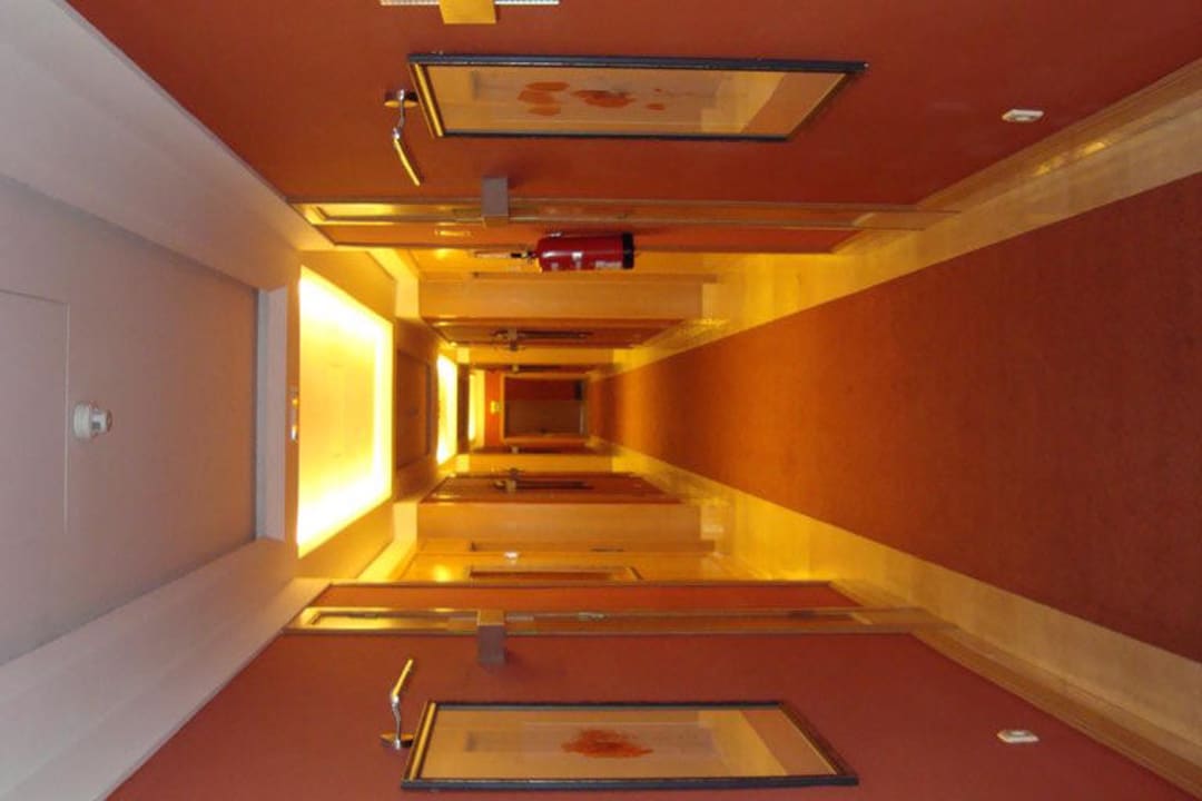 Zimmerflur Grupotel Playa de Palma Suites & Spa