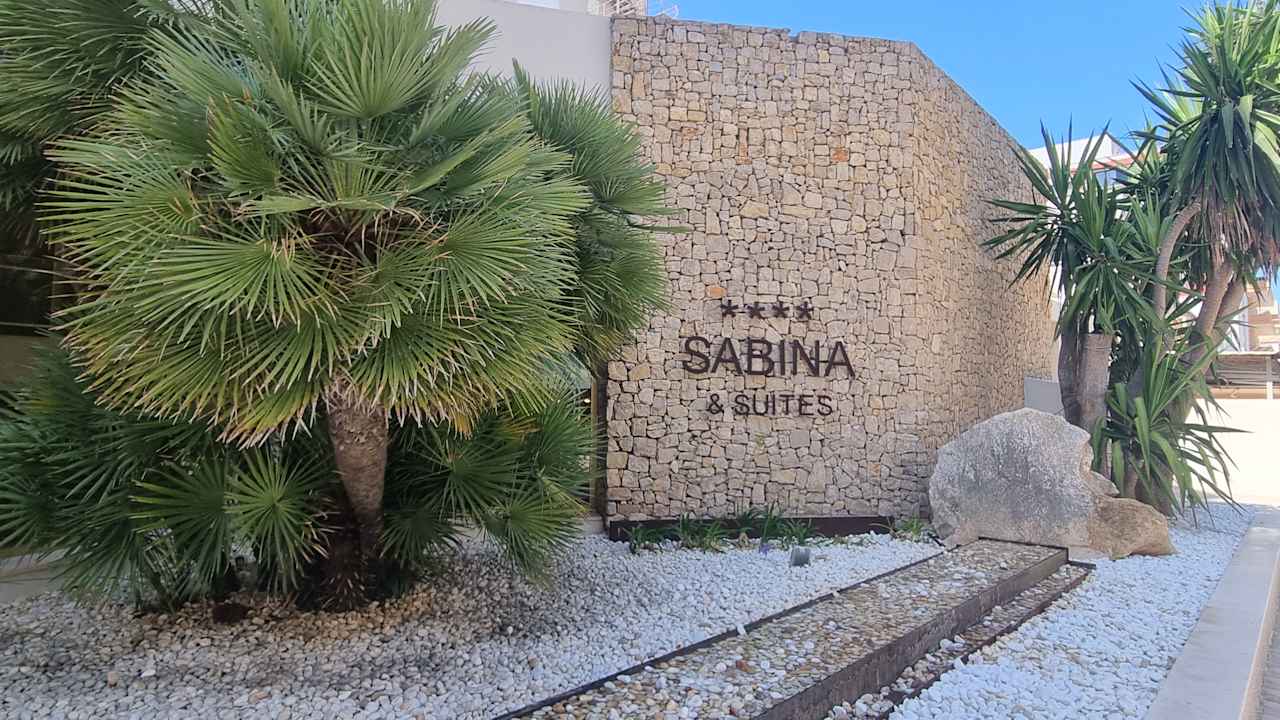 Außenansicht Sabina Hotel & Suites