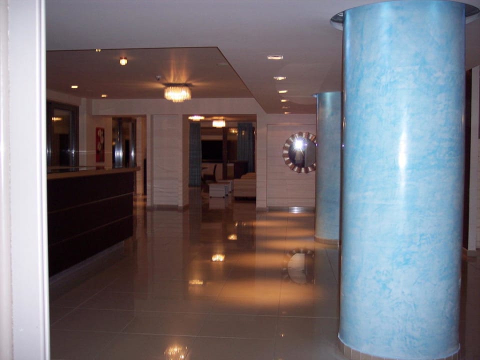 Lobby Hotel Lagomandra Beach