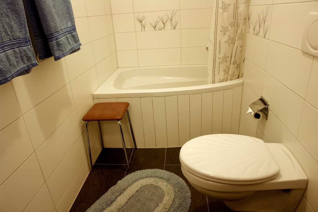 Bathroom 2.5 room apartment  Myzermatt holiday apartments Monazit