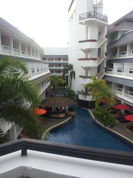 Innenpool Swissotel Resort Phuket Patong Beach