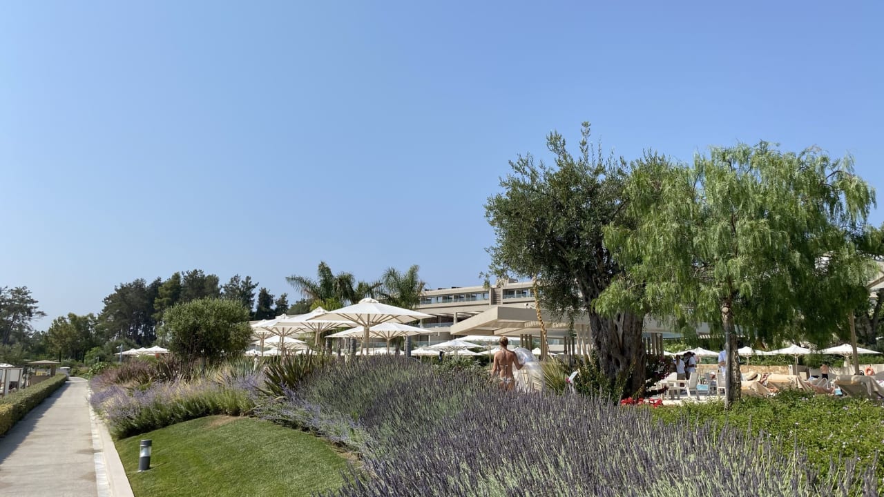 Gartenanlage Ikos Dassia