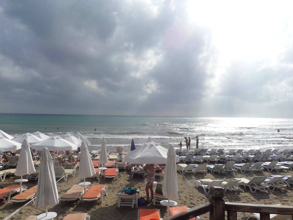 Pláž ze schůdků Clover Magic Altınkum Park (Annex Clover Magic Nova Beach)