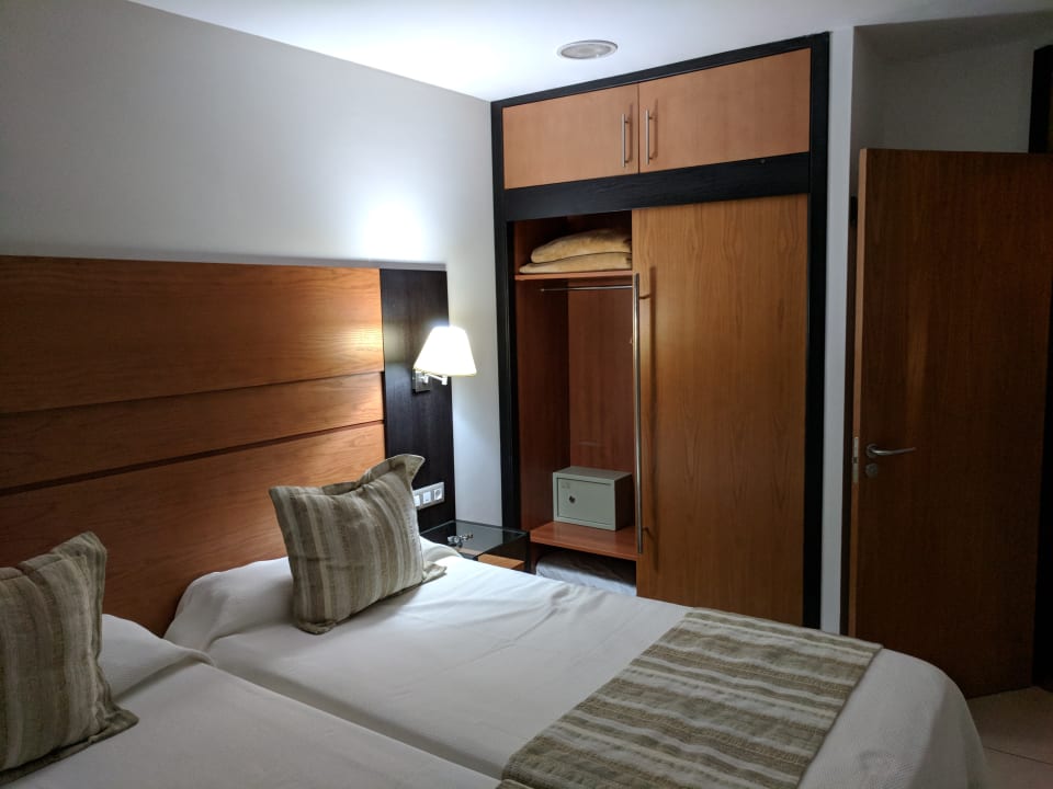 Zimmer HL Miraflor Suites Hotel