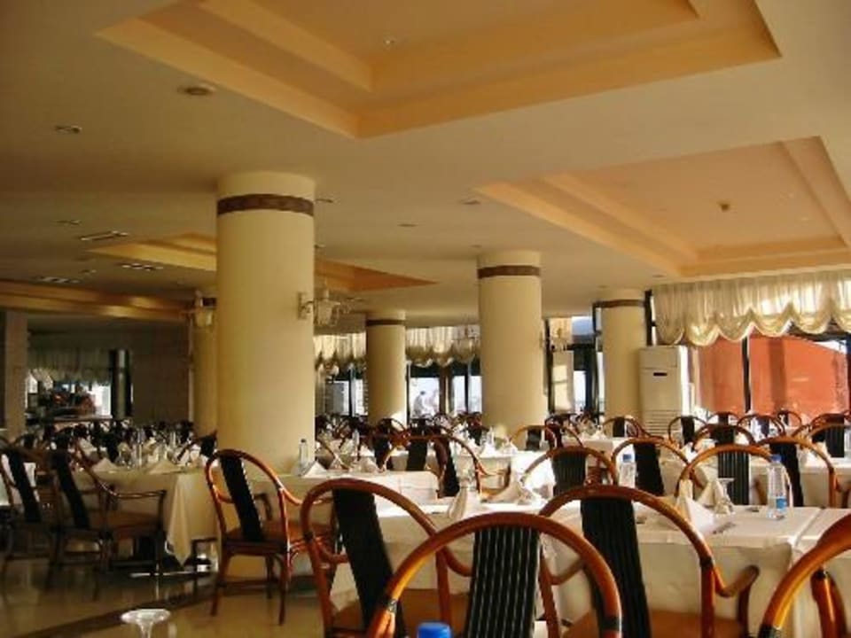 Restaurant Aska Hotel Just in Beach