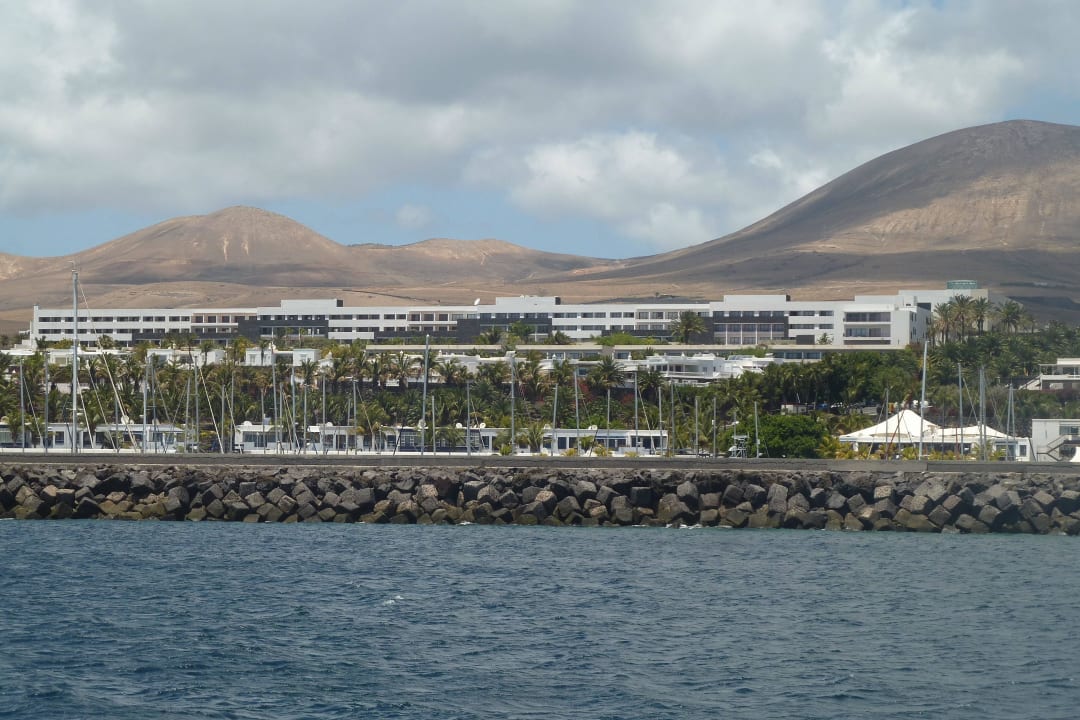 Hotel vom Wasserbus aus gesehen Hotel Costa Calero
