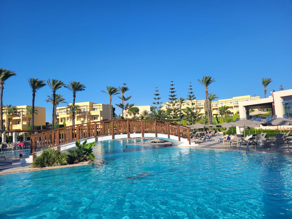 Pool Hotel Horizon Beach Resort