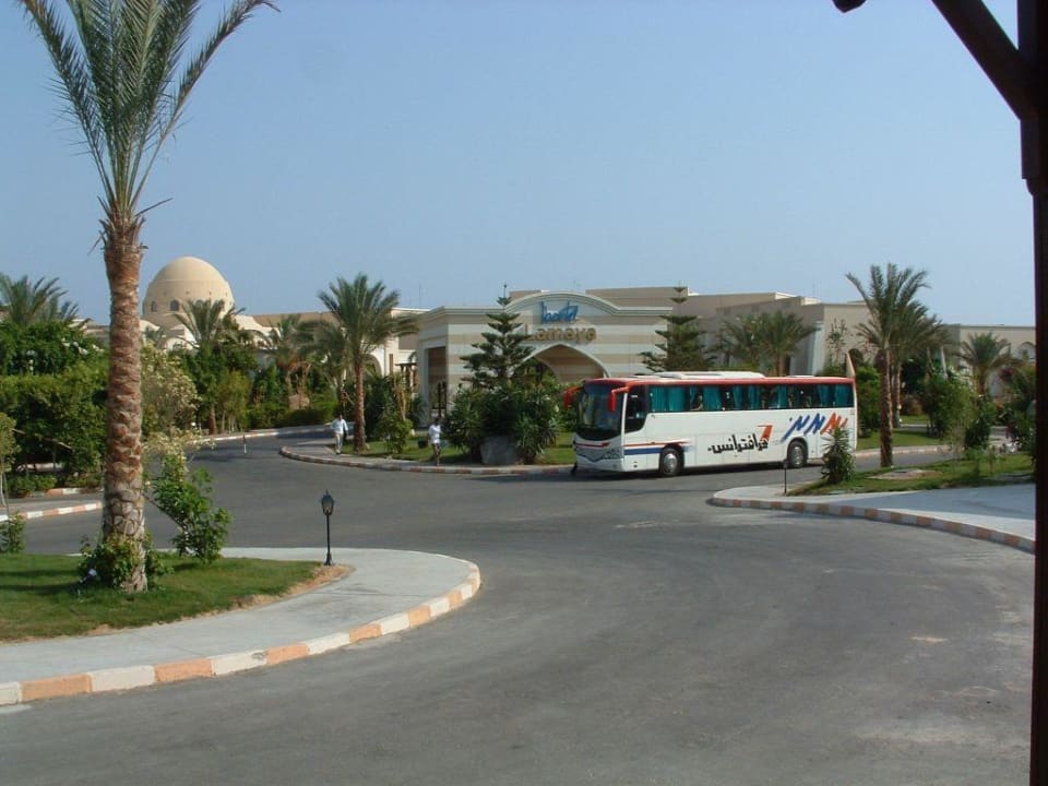 Blick aufs Nachbarhotel  Jaz Dar EL Madina