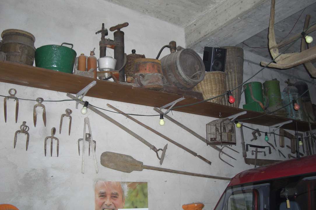 Altes Werkzeug Weingut Richard Arens