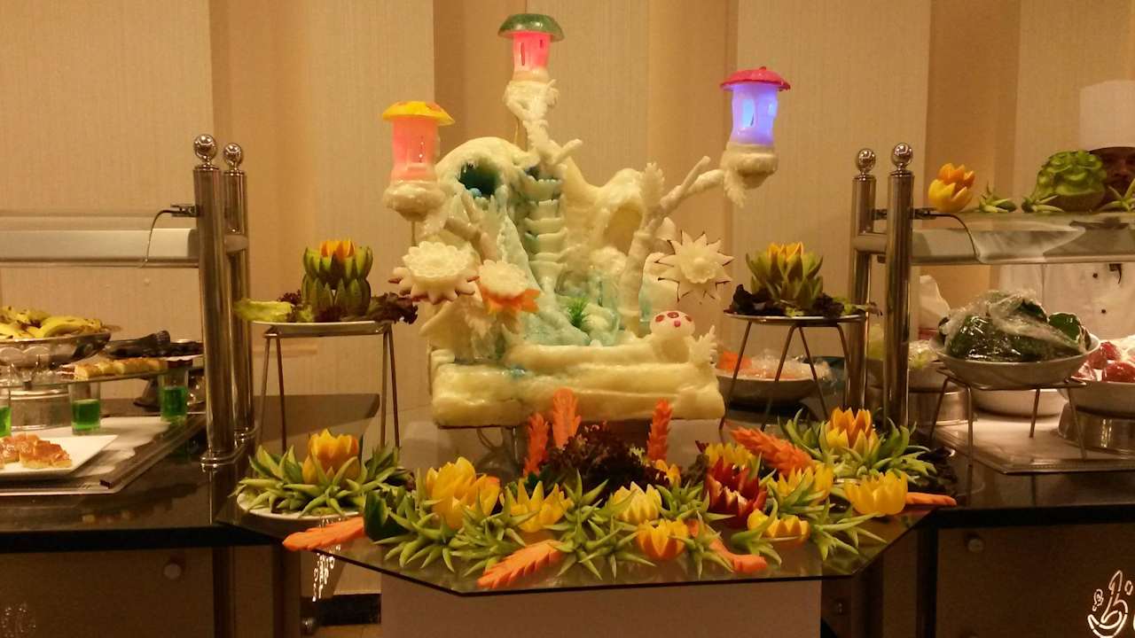 Deko im Hauptrestaurant Pickalbatros Alf Leila Wa Leila Resort - Neverland Hurghada