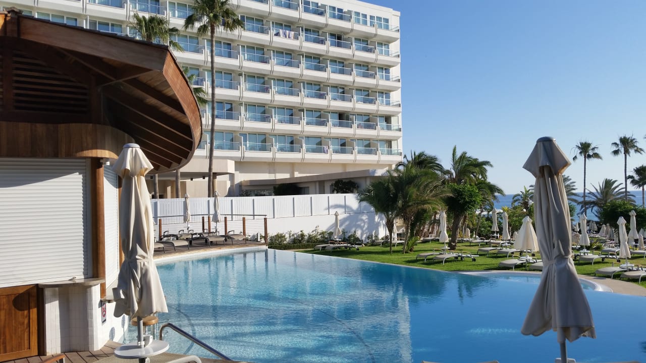 Pool Hotel Sunrise Beach