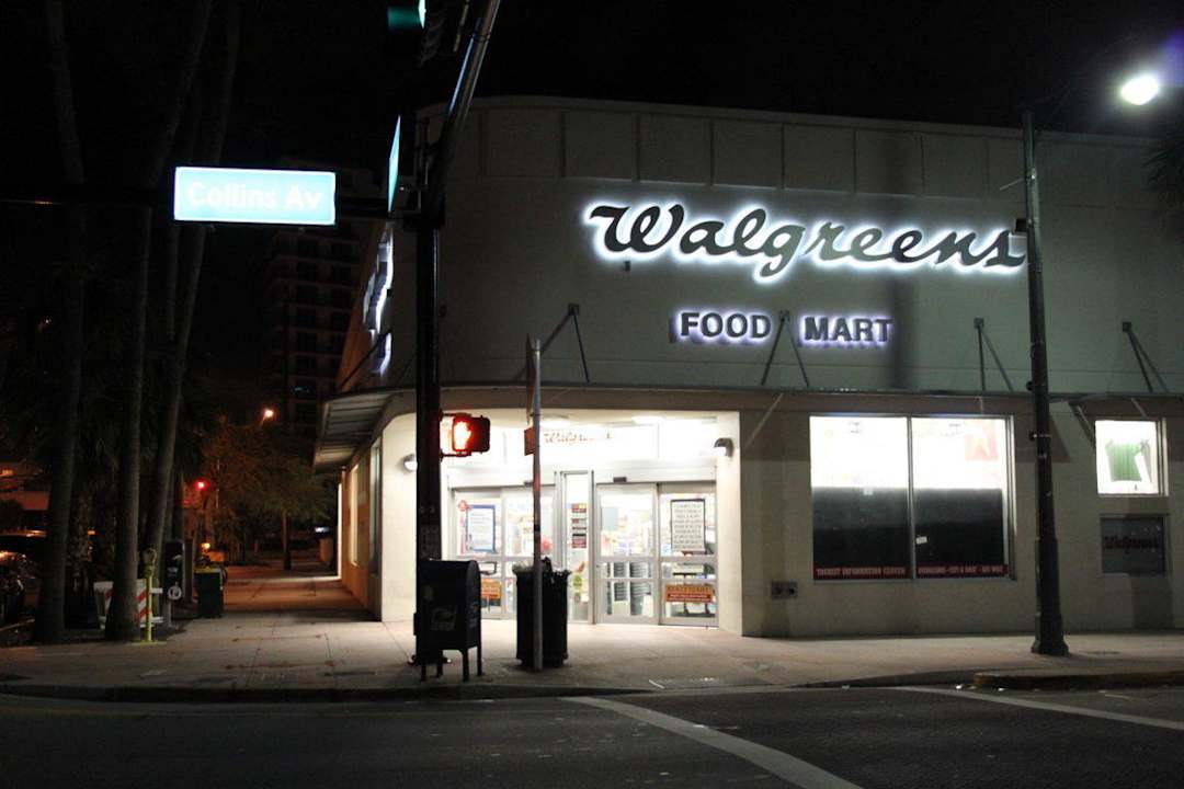 Walgreens 24h open Deauville Beach Resort
