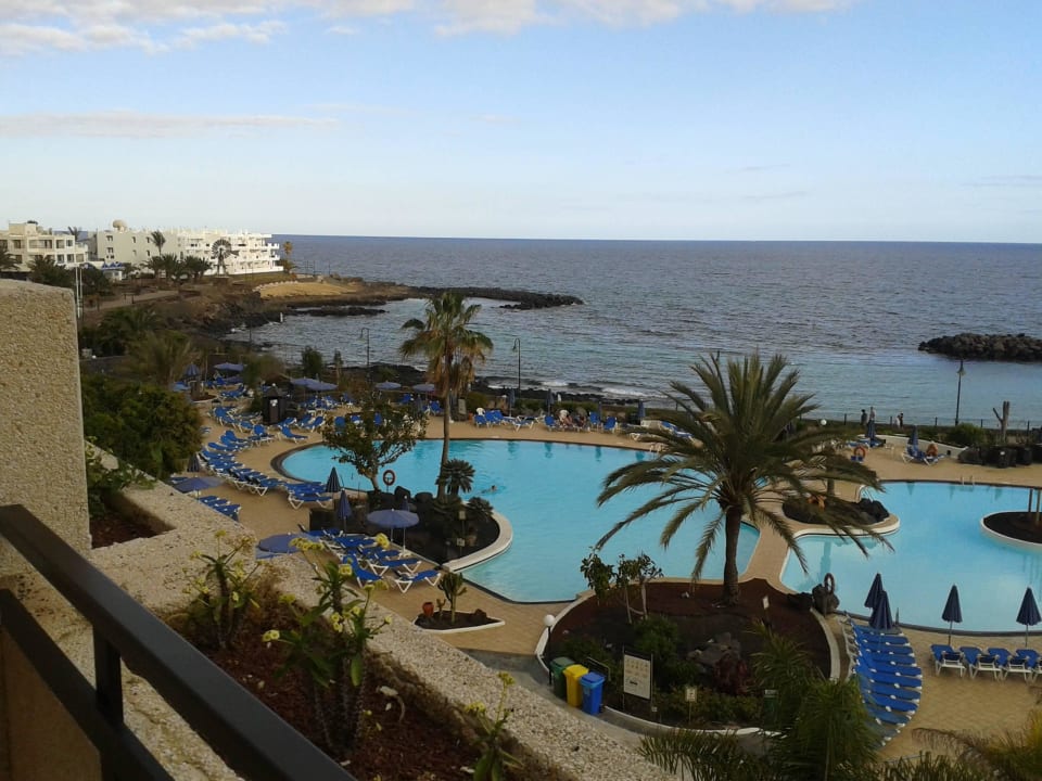 Zur kleinen Badebucht Hotel Grand Teguise Playa