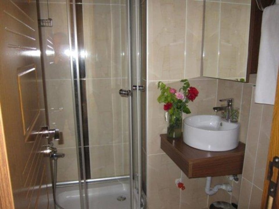 Bathroom Hotel Omer Aga Konagi