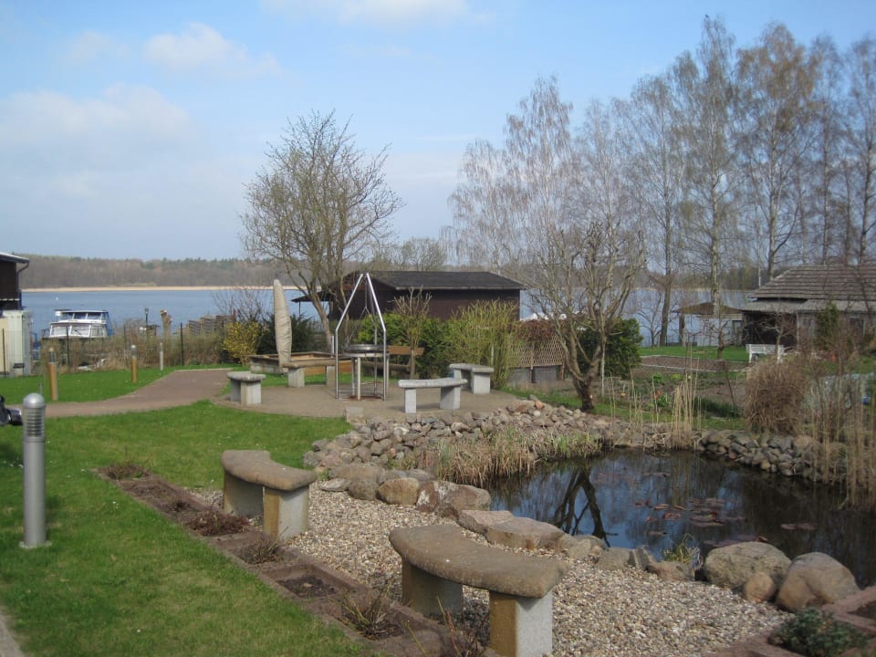 Blick in den Hof des Apartments am Grienericksee Apartmenthaus Am Grienericksee