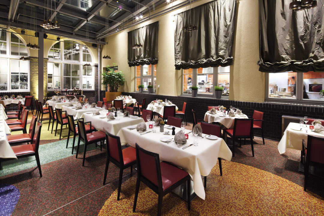 Restaurant Hof zwei Mövenpick Hotel Berlin