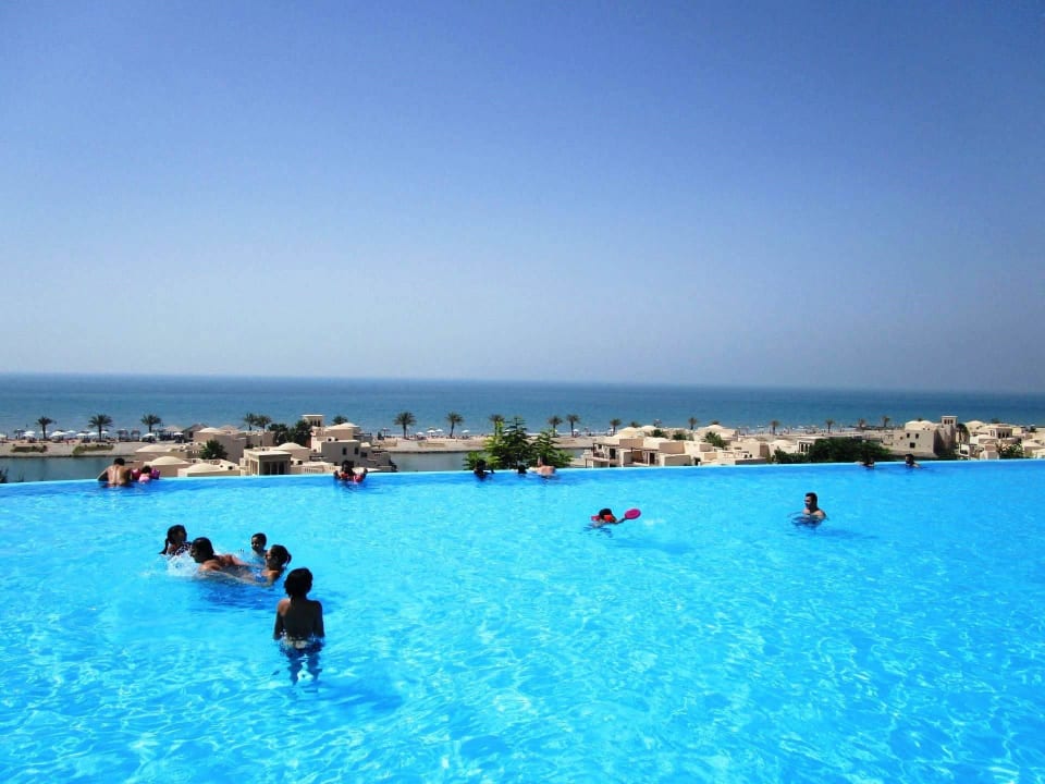 Sunset Pool The Cove Rotana Resort