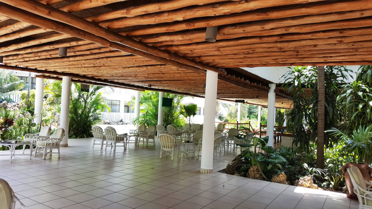 Kisima Bar Hotel Traveller's Club