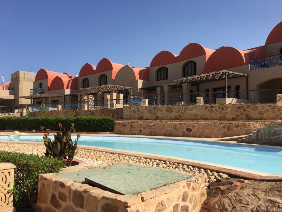 Zimmer Rohanou Beach Resort