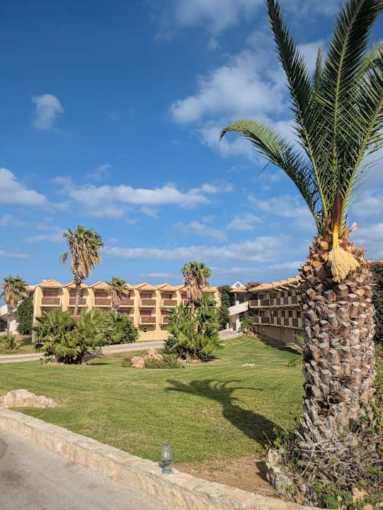 Gartenanlage Hotel Kalithea Horizon Royal