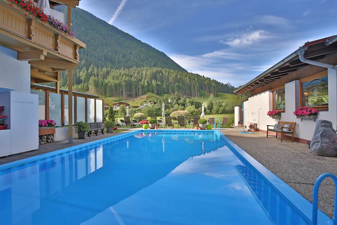 Pool Bergsporthotel Antonie