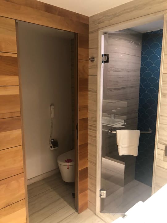 Zimmer Acanthus Cennet Barut Collection