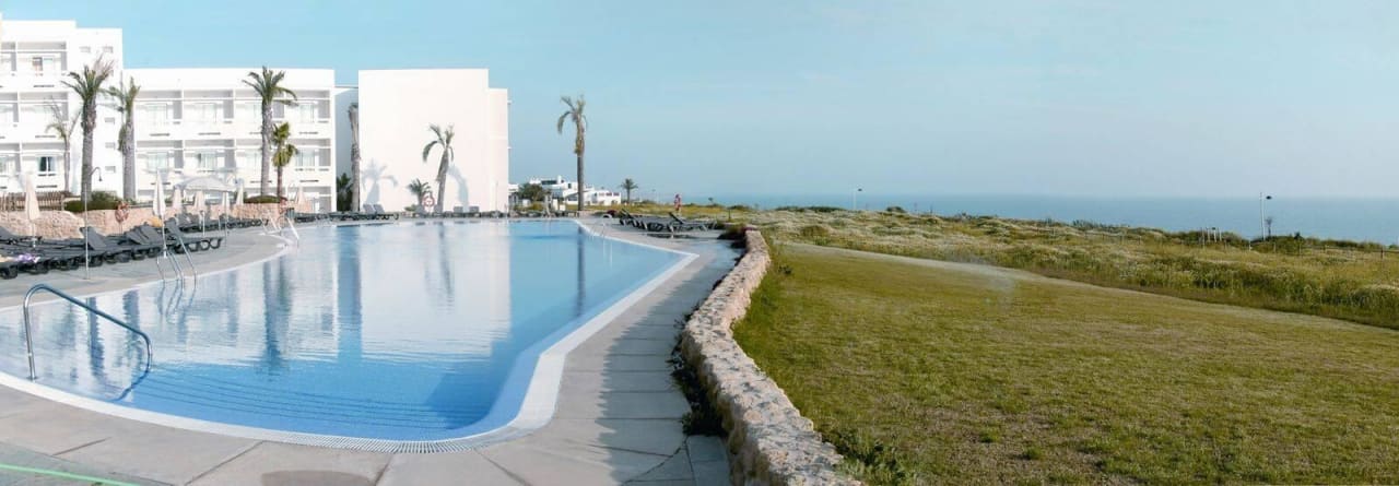 Swimming pool Garbi Costa Luz