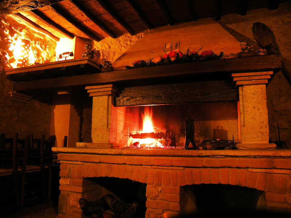 Kamin, auf dem gegrillt wird Guesthouse Il Casale Di Mario