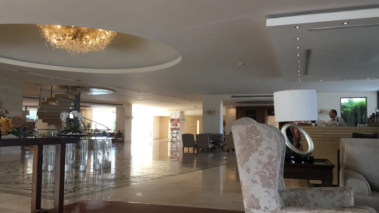 Lobby The Ixian Grand & All Suites
