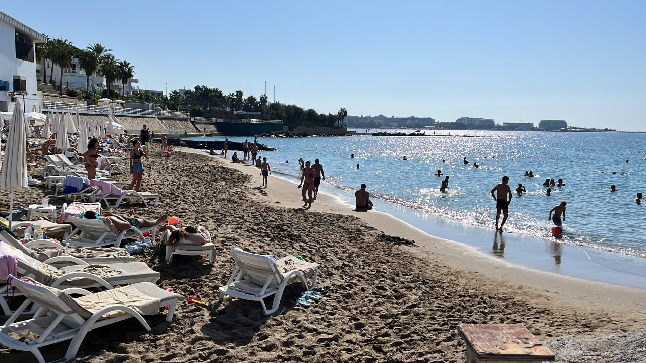 Strand Azura Deluxe Resort & Spa Hotel