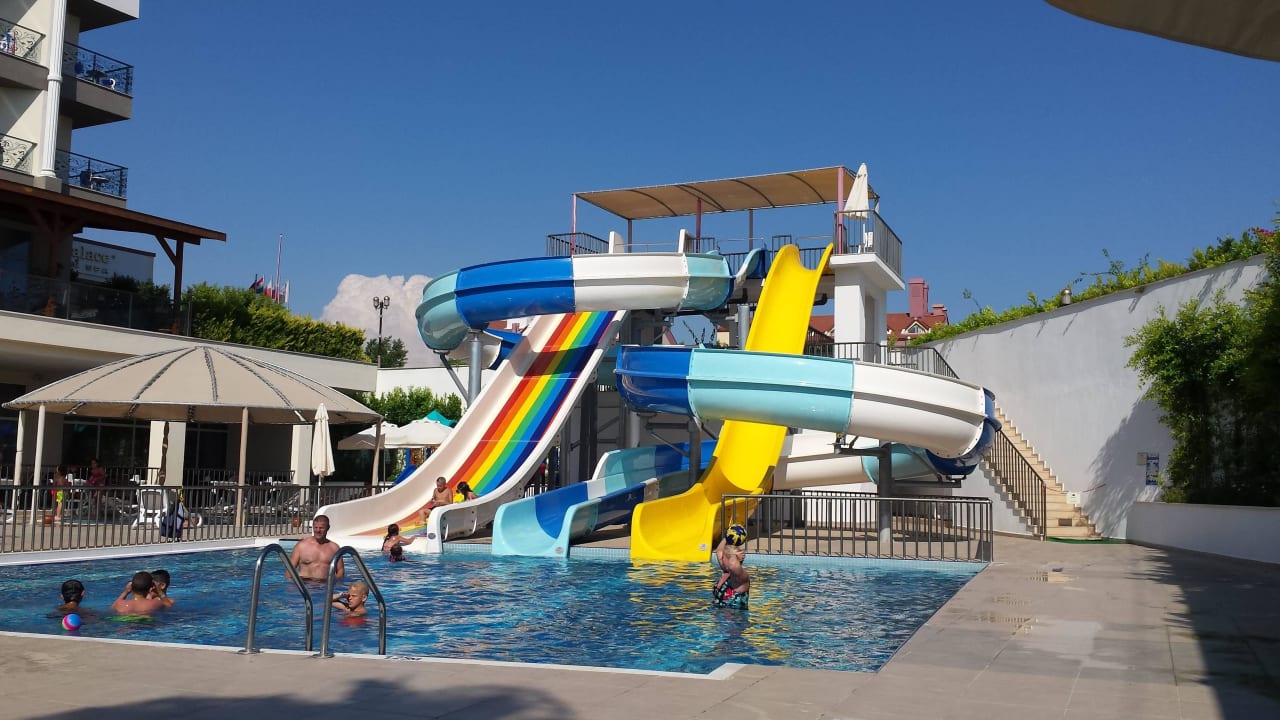 Rutschen Mary Hotel Side