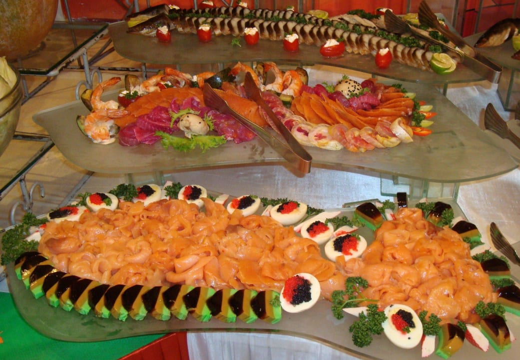 Auch Aal war dabei und Lachs sowieso Arabia Azur Resort