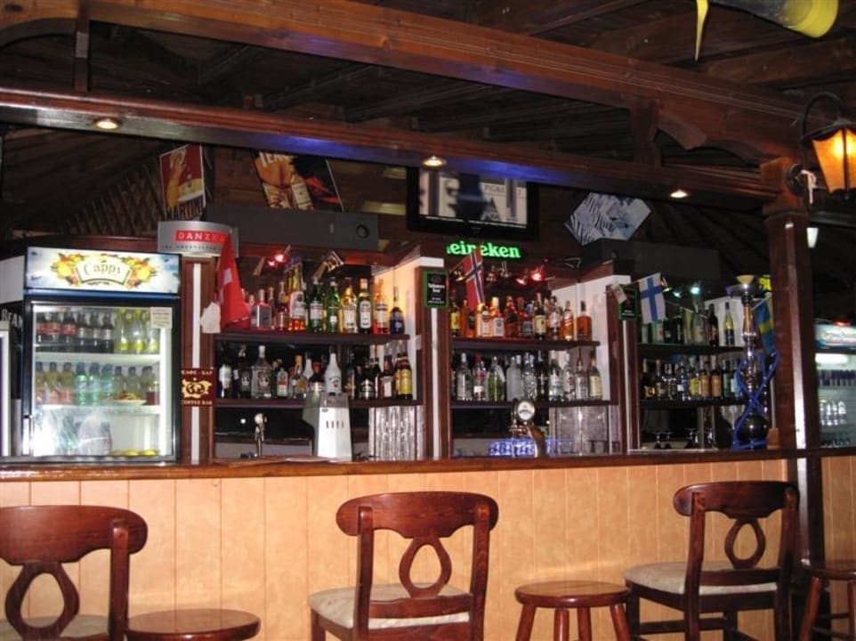 Kostenpflichtige Bar am Pool Hotel Baikal