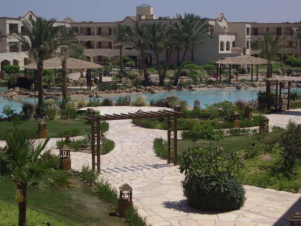 Gartenanlage Regency Plaza Aqua Park & Spa