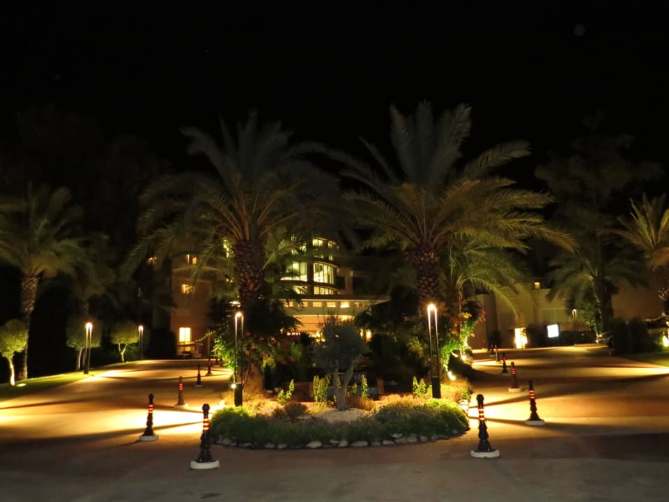 Eingang bei Nacht Rixos Premium Tekirova