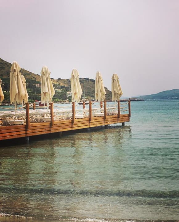 Strand Bellazure Hotel