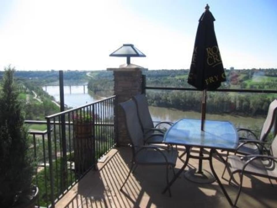 Ausblick auf den North Saskatchewan Hotel Courtyard Edmonton Downtown