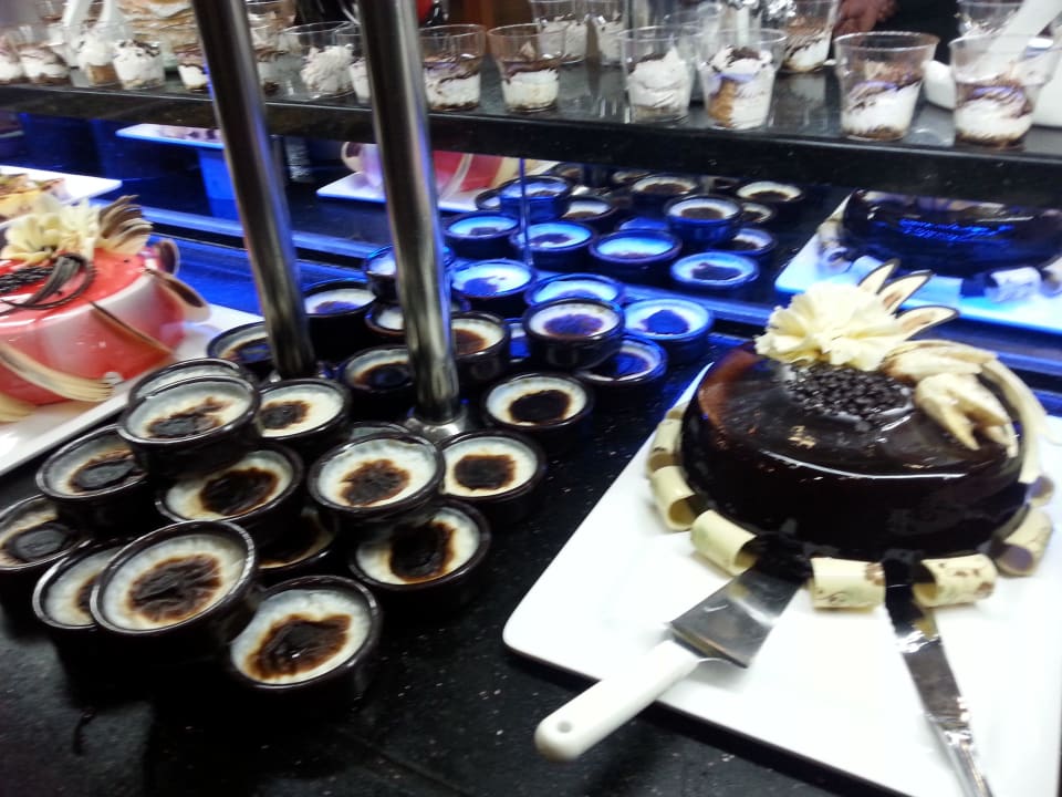 Tolle Dessert Auswahl Salamis Bay Conti Resort Hotel & Casino