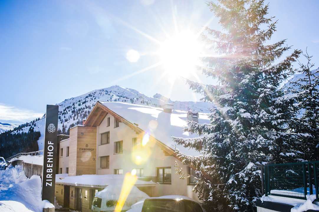Außenansicht Hotel Zirbenhof