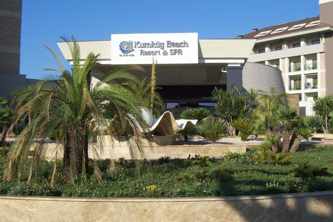 Der Hoteleingang Sunis Kumköy Beach Resort Hotel & Spa