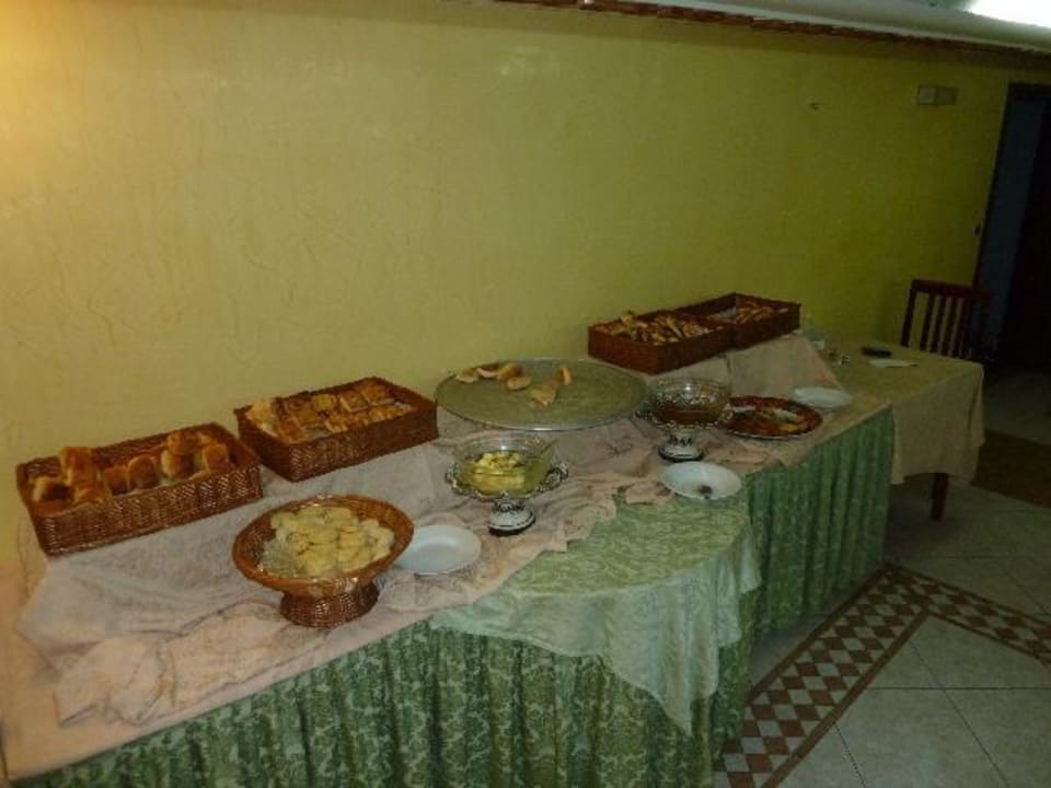 Leeres Buffet Hotel Bouregreg