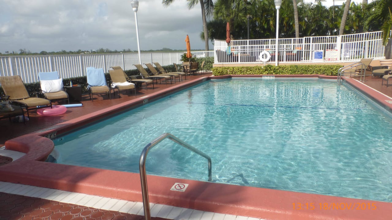 Pool Hotel Fairfield Inn And Suites By Marriott Palm Beach