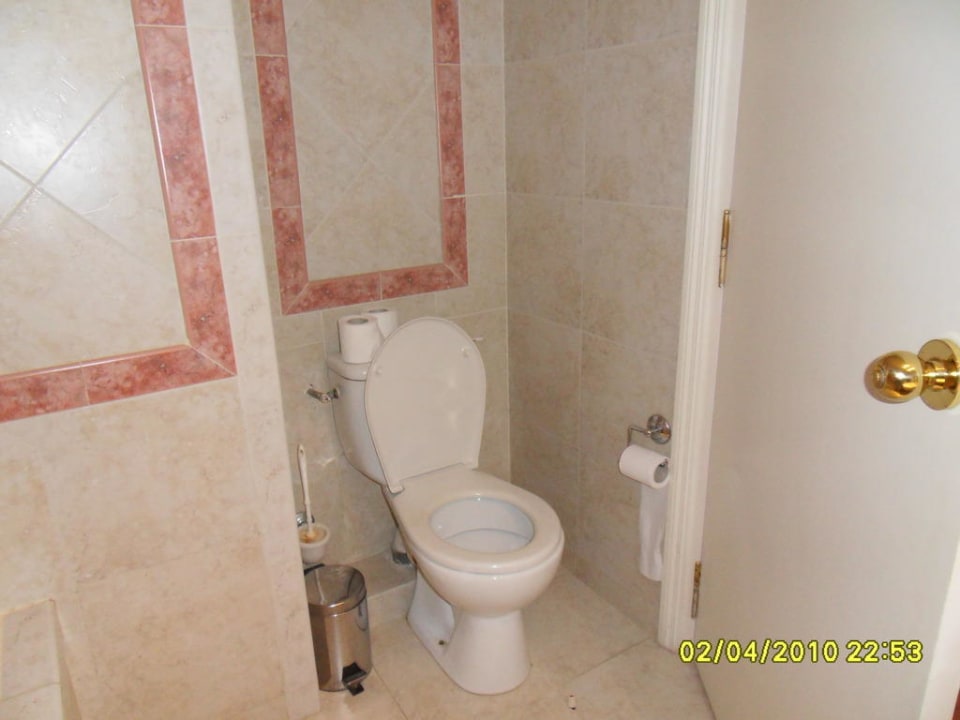 Część łazienki (jednej z dwóch) Royal Tulip Taj Sultan