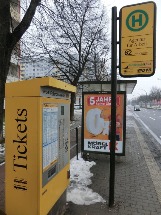 Haltstelle Linie 62, direkt am Hotel ACHAT Hotel Dresden Altstadt