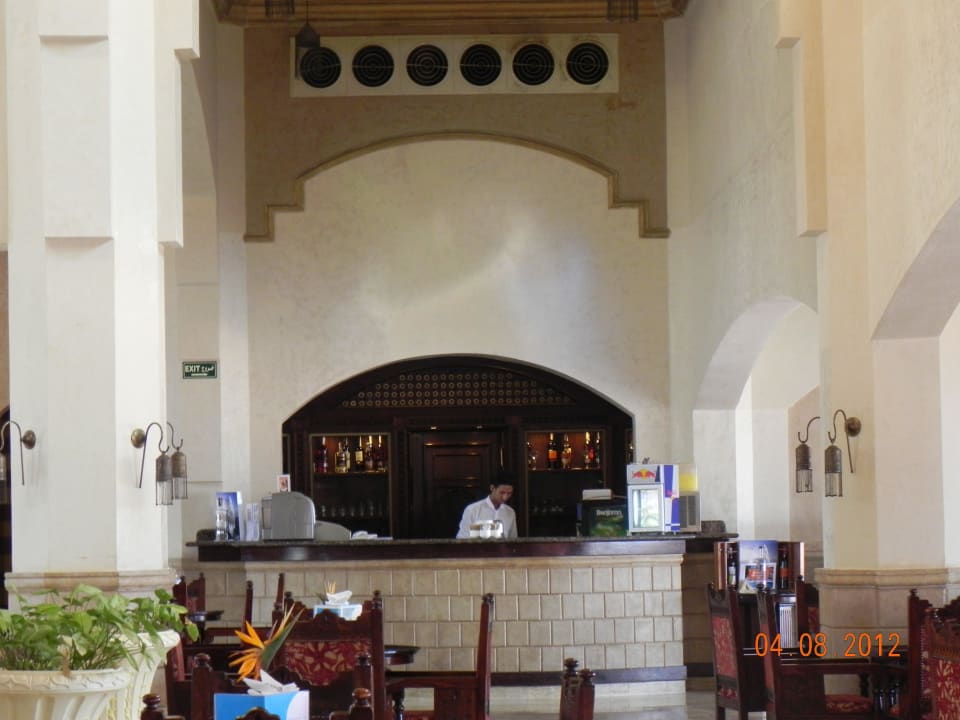 Bar w recepcji Swisstouch Oriental Resort Marsa Alam