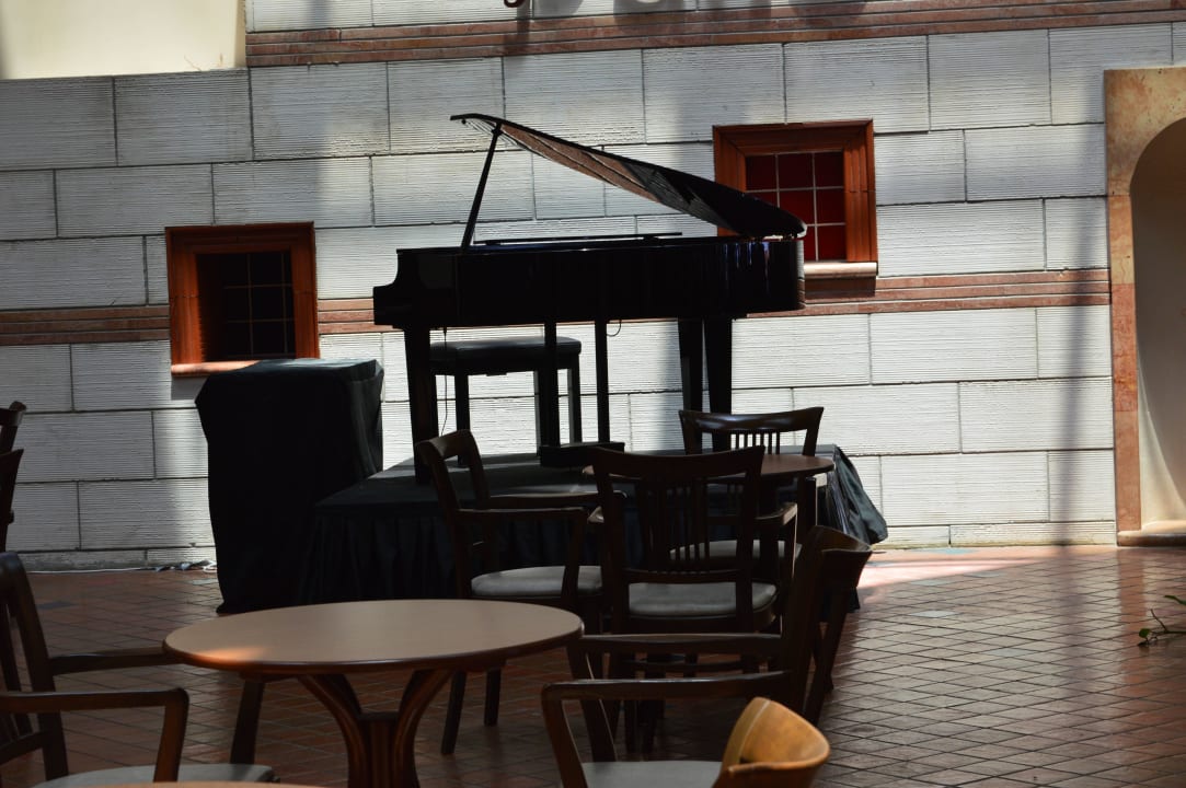 Live Music Salamis Bay Conti Resort Hotel & Casino