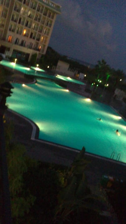 Pool am Abend  Selectum Family Comfort Side