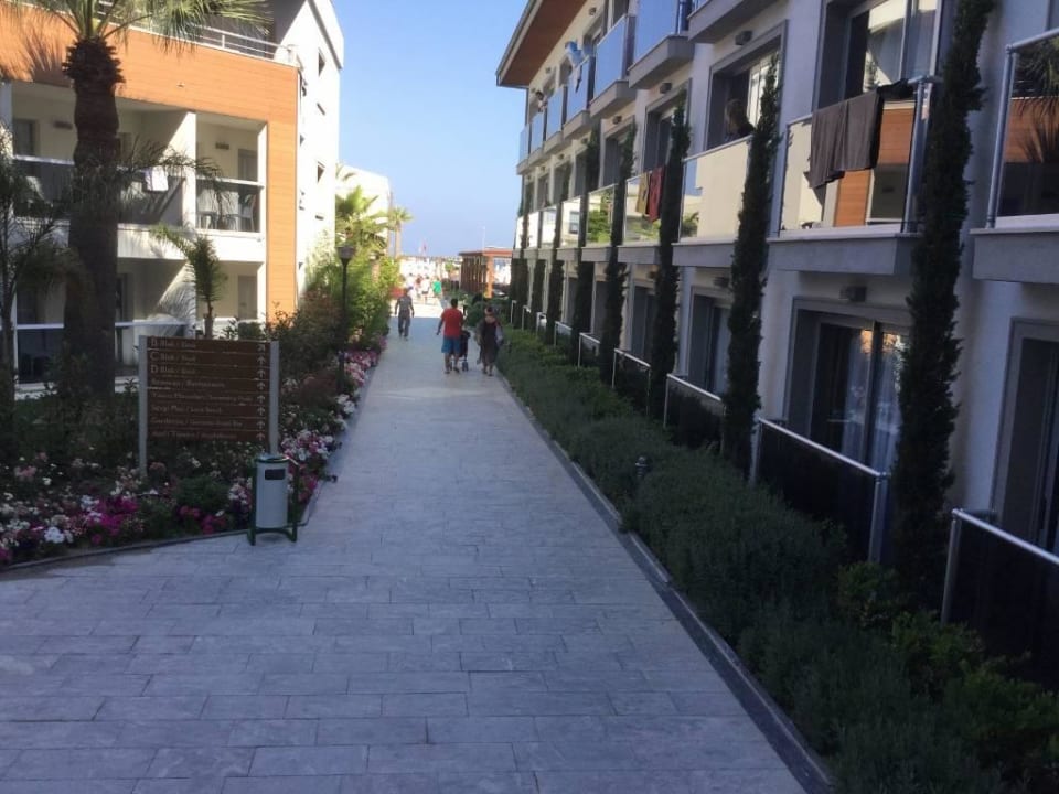 Weg vom Hauptgebäude Palm Wings Kusadasi Beach Resort & Spa