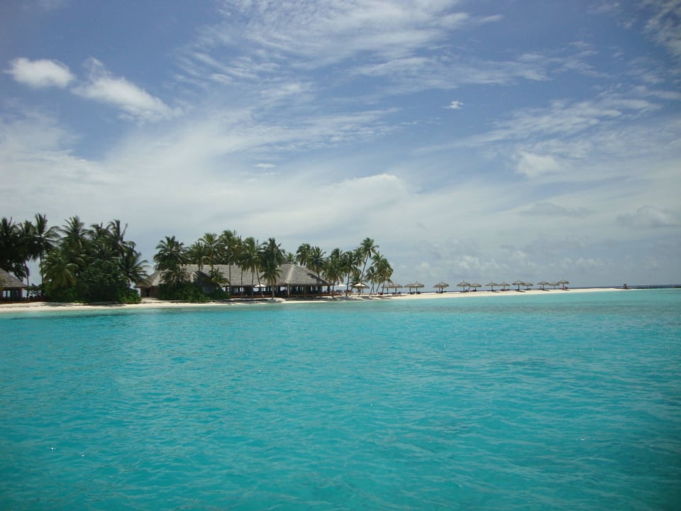 Veligandu vom Boot aus gesehen Veligandu Maldives Resort Island