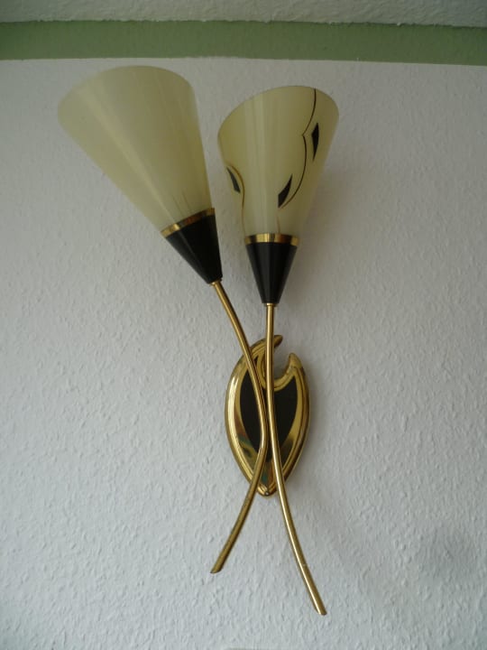 Schöne Lampen im Flur Hotel Helgoländer Klassik